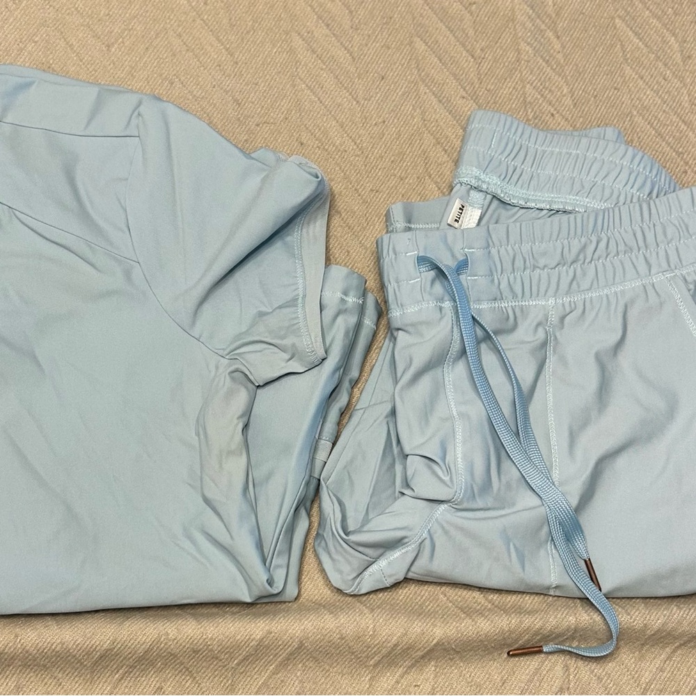 Scrubs Assorted Bundle- 9 pieces! - Picture 3 of 16